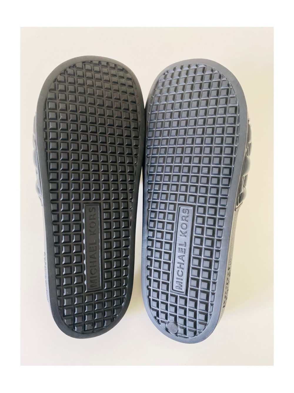 Michael Kors Katy Slides Sz 8M - Picture 9 of 10